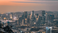 Ούτε το Τόκιο ούτε η Σαγκάη: Η «πόλη του μέλλοντος» που κάποτε είχε 100.000 κατοίκους και τώρα το delivery γίνεται με drones