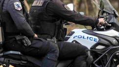 Συνελήφθη γνωστός τράπερ σε καταδίωξη: Κουβαλούσε μαχαίρι 20 εκατοστών (vid)