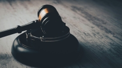 Έδωσε 240.000 ευρώ στην κόρη της ως δάνειο, αλλά η εφορία το θεώρησε δωρεά και έριξε πρόστιμο 44.000 ευρώ