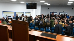 Χάος στη δίκη για τα Τέμπη: Αίτημα για αλλαγή αίθουσας και διακοπή της διαδικασίας