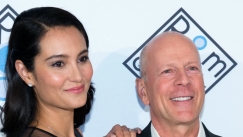 Συγκινεί η Έμμα Χέμινγκ για τα 17 χρόνια γάμου με τον Μπρους Γουίλις: «Ήμουν φτιαγμένη για να τον αγαπώ»