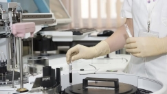 Ζωή έως και 250 έτη; Ιάπωνες επιστήμονες ανακάλυψαν «κουμπί διακοπής» για τη γήρανση των κυττάρων