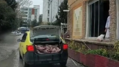 Τουρκία: Μετέφερε με ταξί 152 κιλά κρέας-Δεν έκλεινε το πορτ μπαγκάζ