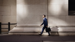 Ο ρυθμός με τον οποίο περπατάμε αποκαλύπτει πόσα χρόνια θα ζήσουμε