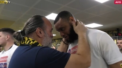 Ο Μάριος Ηλιόπουλος με τον Αρόλντ Μουκουντί πριν το ματς της ΑΕΚ με την ΑΕΛ