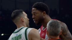 Ένταση Τζόουνς με Σλούκα: Το άγριο βλέμμα του Αμερικανού!