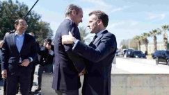 Ο κώδικας μεταξύ Μητσοτάκη και Δένδια, η περίσκεψη για τις Aspides και η παρέμβαση για το πετρέλαιο