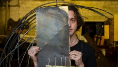 «MOROMO»: Βυθιστείτε στον ήχο, στο νερό, στο μέταλλο