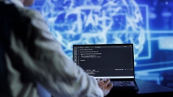 Απάτη streaming με AI: Πώς απέκτησε εκατομμύρια πριν συλληφθεί