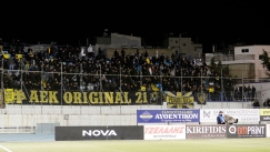 Οι οπαδοί της ΑΕΚ στο Περιστέρι