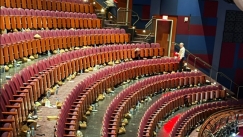 Εικόνες ντροπής στα βραβεία Όσκαρ 2026: «Οι πλούσιοι αφήνουν τα σκουπίδια τους για τους φτωχούς»