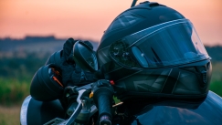 Τι να προσέξεις για να επιλέξεις το πιο ασφαλές κράνος μοτοσικλέτας