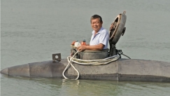 Κινέζος αγρότης έφτιαξε υποβρύχιο σε 10 χρόνια: Ζυγίζει 5 τόνους και «βουτάει» κανονικά (vid)