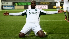 Ο Ανδρέας Τεττέη πανηγυρίζει στην Τρίπολη 