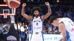 Ο Τάιλερ Ντόρσει με την φανέλα της Εθνικής ανδρών