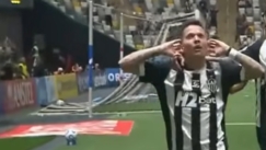 «Δεν σας ακούω»: Ο πανηγυρισμός του Μπερνάρ που εξόργισε τους οπαδούς της Ατλέτικο Μινέιρο 