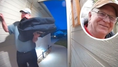 68χρονος ντελιβεράς πλήρωσε ένα αναψυκτικό από την τσέπη του: Μέσα σε λίγες μέρες συγκέντρωσε πάνω από 100.000 δολάρια