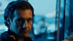 Θάνος Τοκάκης: «Ο σύγχρονος άνθρωπος δεν θέλει να κοιτάζει τον εαυτό του στον καθρέφτη, τον ενοχλεί πολύ»