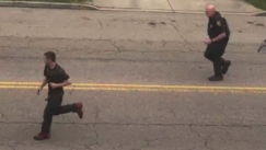 H καταδίωξη των 10 εκατ. views: Αστυνομικός δεν καταφέρνει να πιάσει ποδηλάτη