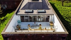 Το καταφύγιο που έγινε σπίτι 650.000 λιρών: Η εικόνα στο εσωτερικό εντυπωσιάζει