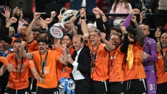 Γράφτηκε ιστορία: Ο ΟΦΗ σήκωσε το Κύπελλο στον ουρανό του Βόλου!