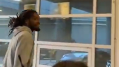 Τραγουδώντας έφτασε ο Λεσόρ στο T-Center για την κρίσιμη «μάχη» με τη Μονακό