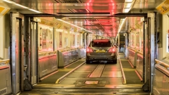 «Οδηγώντας» στη Σήραγγα της Μάγχης: Πώς είναι η εμπειρία στο μεγαλύτερο υποθαλάσσιο τούνελ της Ευρώπης (vid)