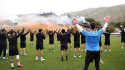 «Το Κύπελλο θα πάρουμε στο Πανθεσσαλικό»: Φίλοι του ΟΦΗ πήγαν στην προπόνηση και εμψύχωσαν την ομάδα 