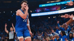 Mια νίκη μακριά από την πρόκριση το 8ο Ορλάντο, στα... σχοινιά οι Πίστονς