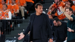 Ο Άταμαν έριξε μπουκάλι με νερό στο παρκέ και δέχθηκε τεχνική ποινή - Ποια ισπανική λέξη του φώναζαν οι οπαδοί της Βαλένθια!