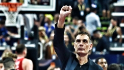 Τα εύσημα των Αγγελόπουλων στον Μπαρτζώκα και η υψωμένη γροθιά του κόουτς του Ολυμπιακού