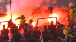 Απρόοπτο στο ντέρμπι της Στοκχόλμης με φωτιά μέσα στο γήπεδο!