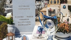 Συγκίνηση: Το Κύπελλο Ελλάδας στον τάφο του Ευγένιου Γκέραρντ
