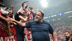 Στο T-Center για τον τελικό ο Βαγγέλης Μαρινάκης, αποθεώθηκε από τον κόσμο