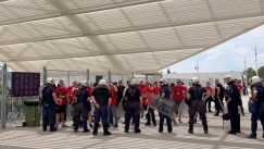 Η πρώτη «συνάντηση» οπαδών του Ολυμπιακού με της Φενέρ στις θύρες έξω από το T - Center