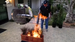 Sonic Tech Fire: Επανάσταση στην πυρόσβεση - «Σβήνει» τη φωτιά με ήχο (vid)