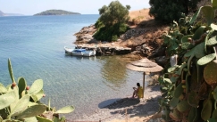 7 «ψαγμένα» ελληνικά νησιά για διακοπές μακριά από τα πάντα