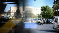 «Τράβα στον νεροχύτη σου»: Η επιθετική οδήγηση είναι κίνδυνος για όλους, πιο πολύ για τις γυναίκες