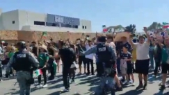 Μεξικανοί οπαδοί υποστήριξαν την αποστολή του Ιράν πριν αποχωρήσει από την Τιχουάνα!