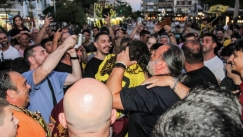 Ο κόσμος της ΑΕΚ υποδέχεται με... λύσσα και υποκλίνεται στο πιο μάγκικο!