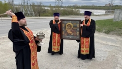 Ασύλληπτο: Ρώσοι ιερείς προσπαθούν να αναχαιτίσουν ουκρανικά drones με... λιτανείες