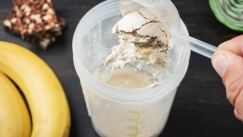 Whey Protein: Η «μανία» με την πρωτεΐνη φέρνει ελλείψεις – Εκτοξεύεται η ζήτηση λόγω fitness και φαρμάκων αδυνατίσματος