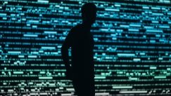 Πρώην αξιωματικός της CIA εξηγεί γιατί δεν πρέπει ποτέ να συνδέεστε σε δημόσιο WiFi (vid)