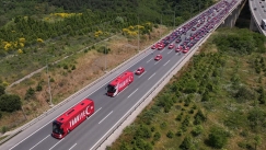 Εντυπωσιακές εικόνες στην Τουρκία: Κονβόι εκατοντάδων αυτοκινήτων με σημαίες συνόδευσε την αποστολή για το Μουντιάλ!