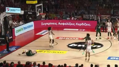 Τι προβλέπει ο κανονισμός για τραυματισμό παίκτη: Πότε μπορεί να διακοπεί το ματς και τι δικαιούνται να κάνουν οι διαιτητές
