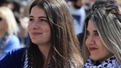 «Νεγκλιζέ»: Γυναίκες τριγύρω πολλές…