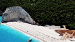 Φτέρη: Η δεύτερη ωραιότερη παραλία στον κόσμο μπορεί να κινδυνεύει
