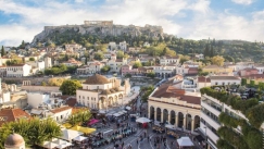 Διπλάσιες οι κλίνες των Airbnb στην Αθήνα από τις ξενοδοχειακές