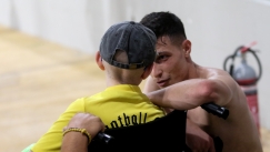 Πήλιος και Τσιντώτας έδωσαν φανέλα σε νεαρό Ενωσίτη με αμαξίδιο 