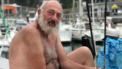 Πύλος: «Δεν θα γυρίσω μέχρι να βρεθεί» λέει η σύζυγος του Ισπανού επιχειρηματία που έπεσε από σκάφος